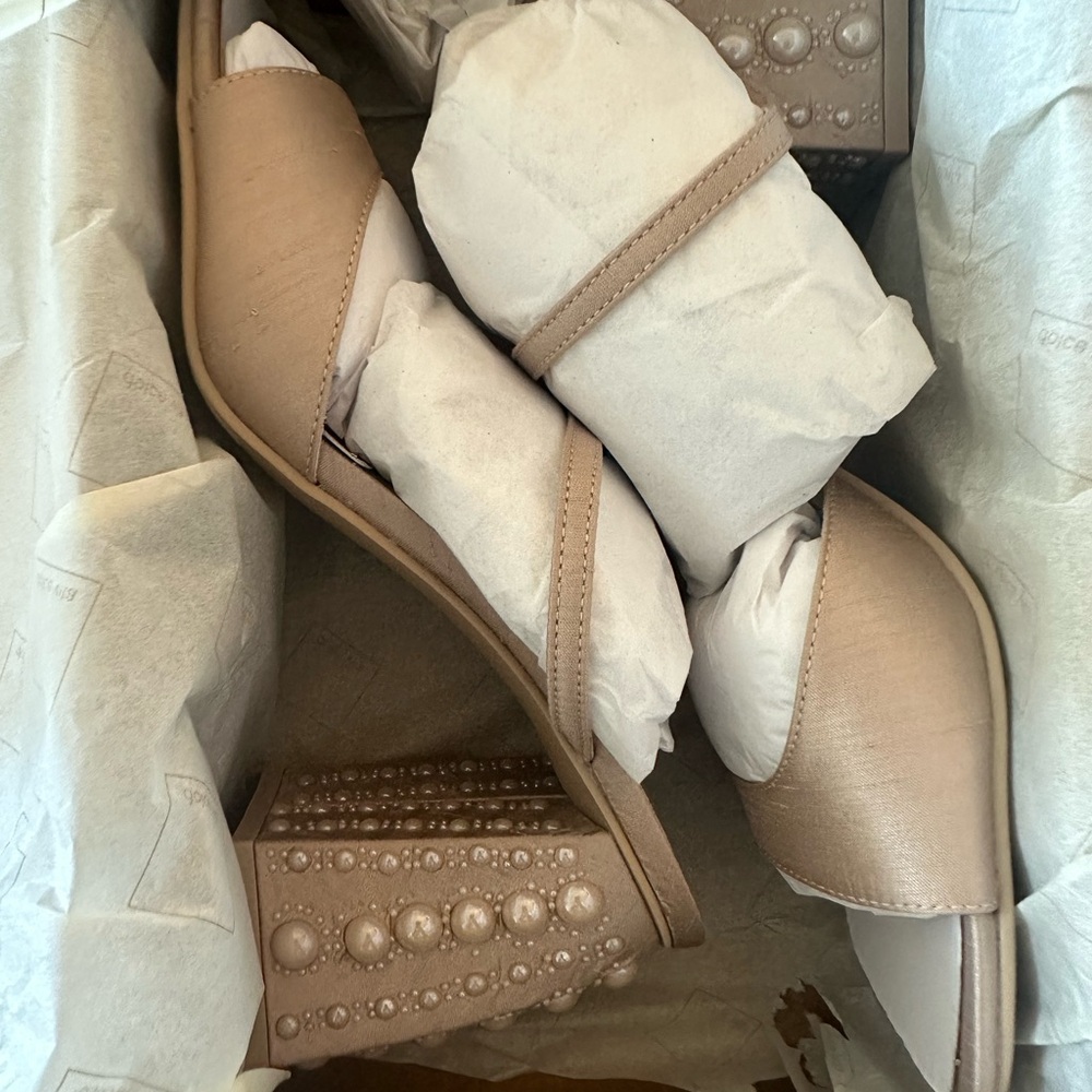 Dolce Vita Tan Wedge Shoes with Classic Design